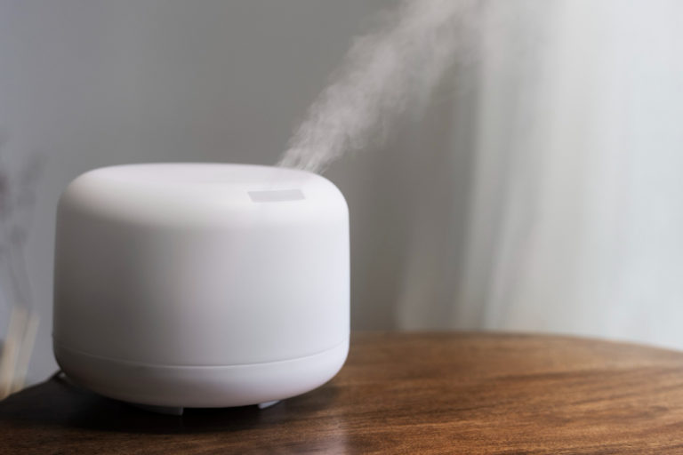 room-humidifiers-should-i-buy-them-nathani-clinic